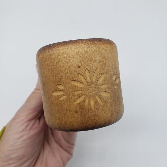 Spiral Screw‎ Wooden Nutcracker Floral Carved. Made In Switzerland - Picture 7 of 11